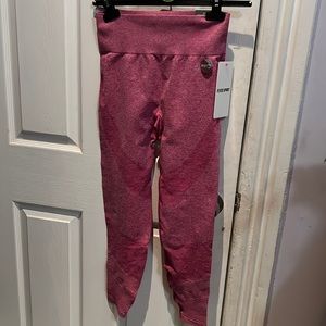 Seamless pink leggings. These have never been worn, still has the tag on it.